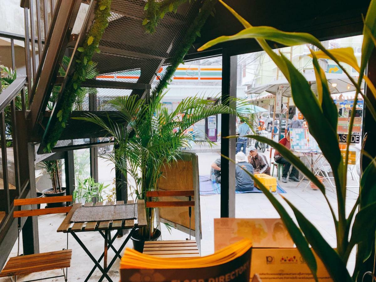 Хостел Oasis Cafe And Nap Бангкок Экстерьер фото